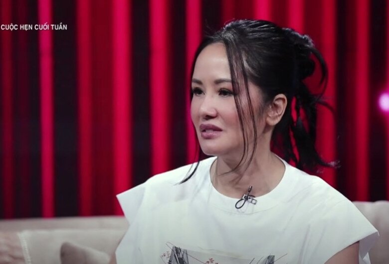 Hồng Nhung trong chương trình mới đây.