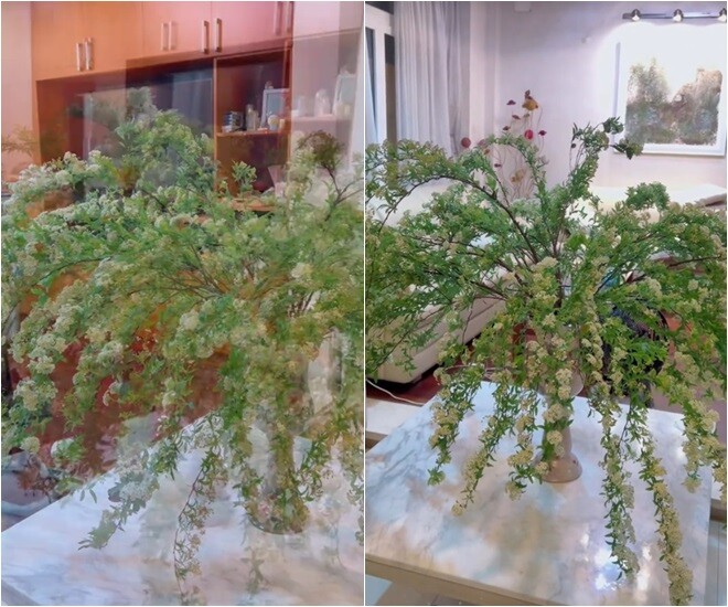 Thành phẩm bình hoa tiểu tú cầu được đặt trên bàn. Không gian phòng khách trở nên bừng sáng nhưng vẫn giữ được sự trang nhã, nhẹ nhàng.