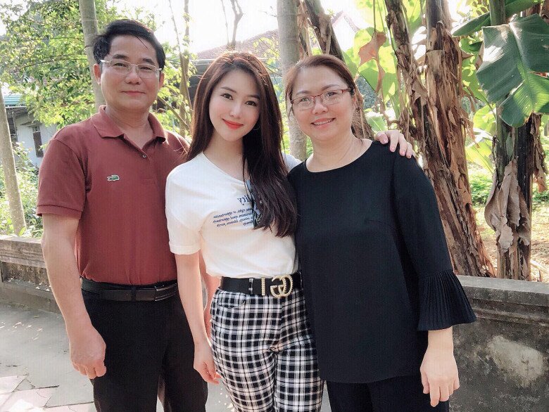Ông luôn dạy con phải tử tế và nhân hậu.