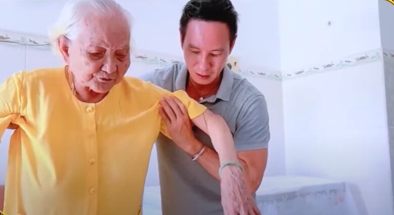 Lý Hải chia sẻ mẹ là người rất hiền, giúp ai không bao giờ tính toán.