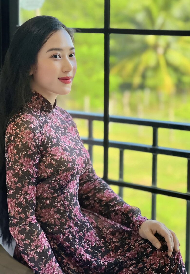 Nữ Trung úy xinh như hoa hậu được cư dân mạng amp;#34;truy tìmamp;#34;, hóa ra là Quán quân Thần tượng Bolero 8 năm trước - 11
