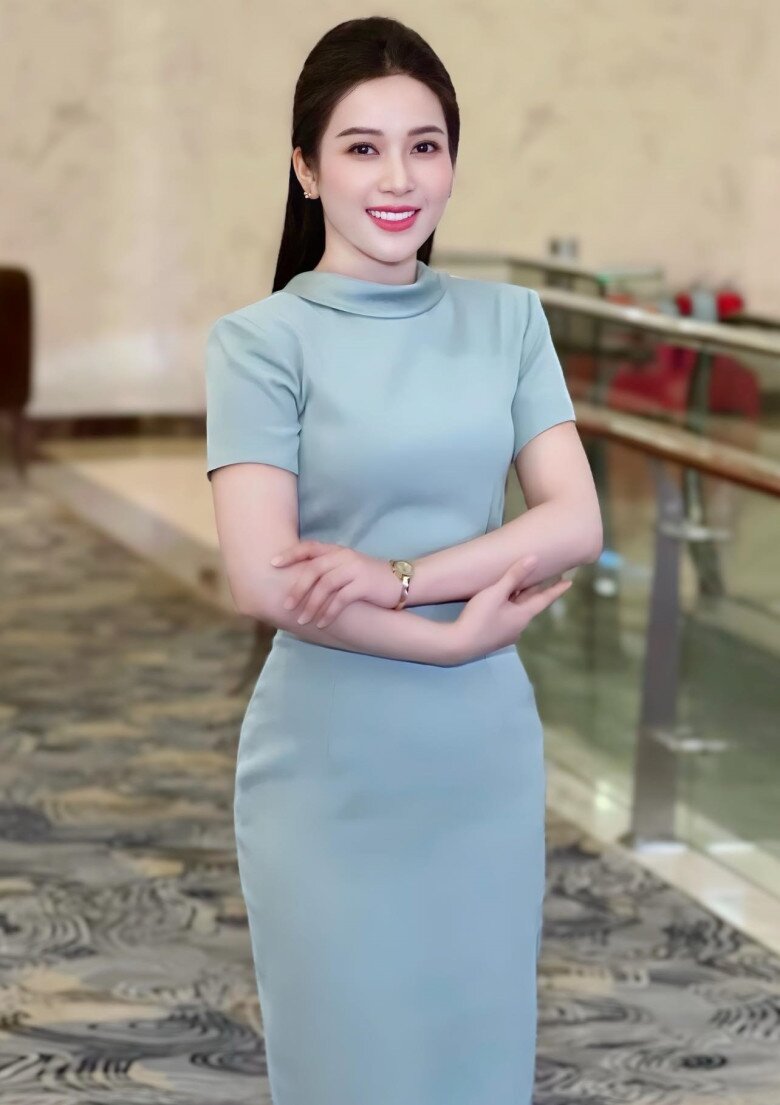Nữ Trung úy xinh như hoa hậu được cư dân mạng amp;#34;truy tìmamp;#34;, hóa ra là Quán quân Thần tượng Bolero 8 năm trước - 12
