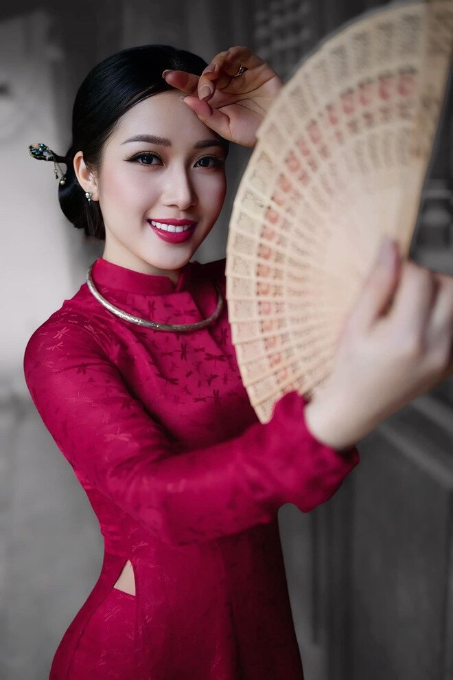 Nữ Trung úy xinh như hoa hậu được cư dân mạng amp;#34;truy tìmamp;#34;, hóa ra là Quán quân Thần tượng Bolero 8 năm trước - 3