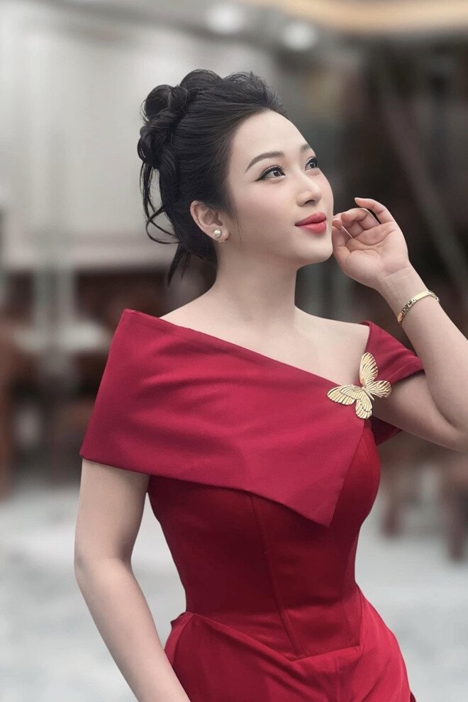 Nữ Trung úy xinh như hoa hậu được cư dân mạng amp;#34;truy tìmamp;#34;, hóa ra là Quán quân Thần tượng Bolero 8 năm trước - 6