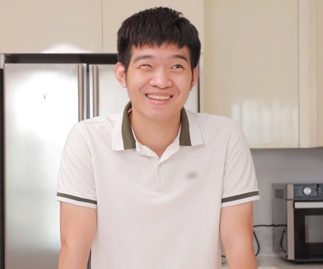 Hoàng đã mất thị lực hoàn toàn từ lúc 10 tuổi 