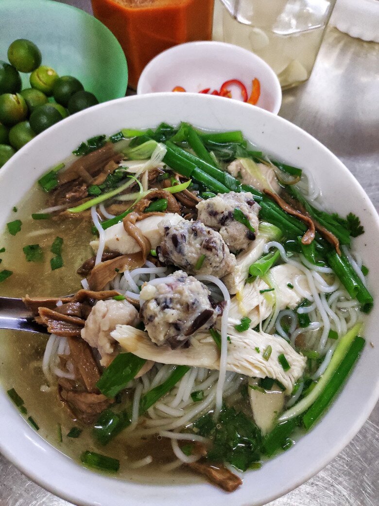 Đừng bỏ qua bún mọc khi tới Hà Nội 