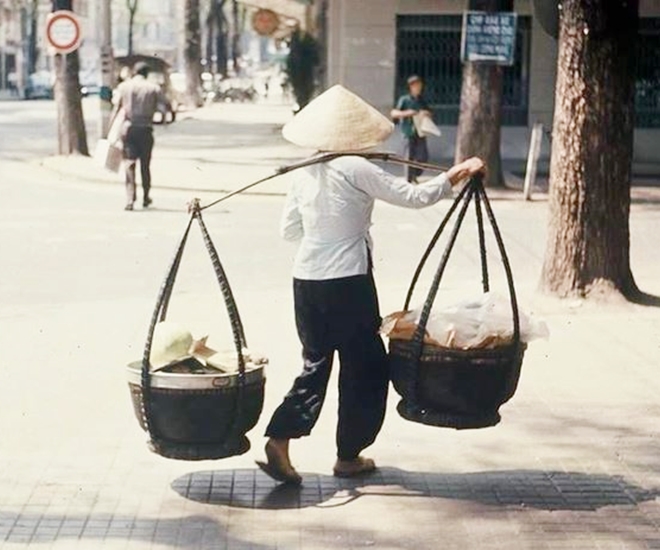 Người phụ nữ quyết định rời khỏi nhà chồng (Ảnh minh họa)