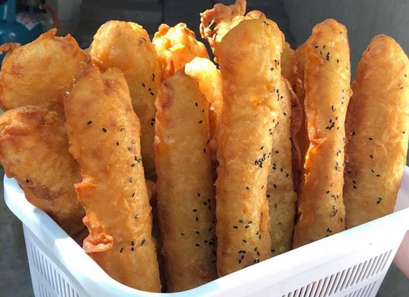 Chiếc bánh chuối “khổng lồ” vàng giòn
