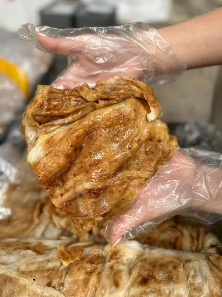 Bánh cuốn Mão Điền có màu sắc lạ