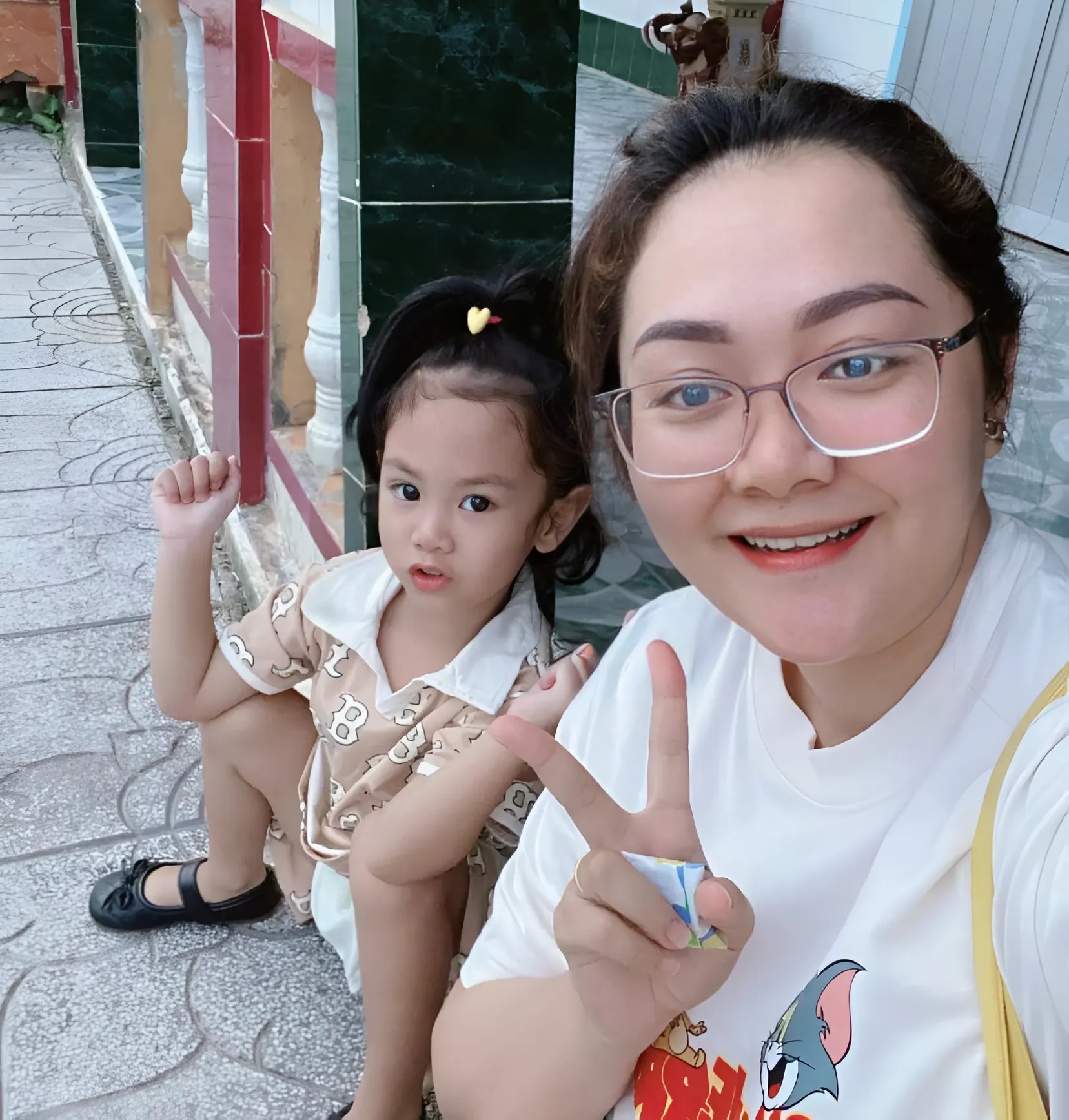 Mẹ sẽ không bao giờ để con một mình