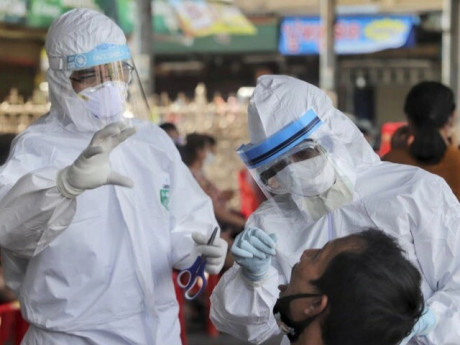 Ghi nhận triệu chứng mới do biến thể NB.1.8.1 của COVID, người mắc nên làm gì?