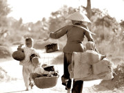 Tin tức - Mẹ dẫn chị bỏ đi không từ biệt, hai em đội mưa tìm kiếm, 44 năm sau mới giải đáp hết nỗi trăn trở trong lòng