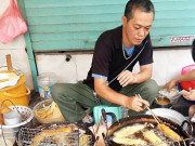 Lifestyle - Thứ quà ăn vặt nổi tiếng ở Hà Nội, hút khách cả đông lẫn hè, có quán phải đóng cửa sớm khi hết bột