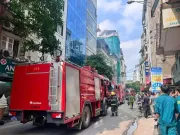 Tin tức - Cháy nhà trên phố Trần Quốc Vượng (Cầu Giấy), nhiều xe cứu hỏa được huy động