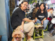 Lifestyle - Đi tìm quán tào phớ ngon nhất Hà Nội, có nơi siêu nhỏ siêu chật mà khách xếp hàng dài chờ mua, giá chỉ 10.000 đồng