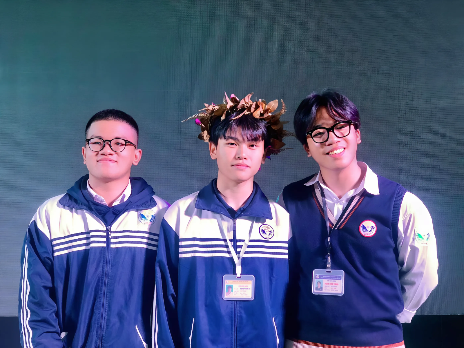 Tuấn Thành đã truyền cảm hứng và dẫn dắt các bạn học sinh của trường trên sân chơi tri thức