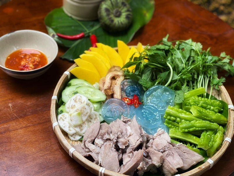 Nuốc đã trở thành đặc sản xứ Huế với nhiều cách ăn khác nhau