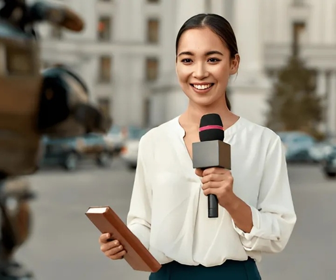 Nghề phóng viên cần kỹ năng giao tiếp và xử lý thông tin nhanh nhạy