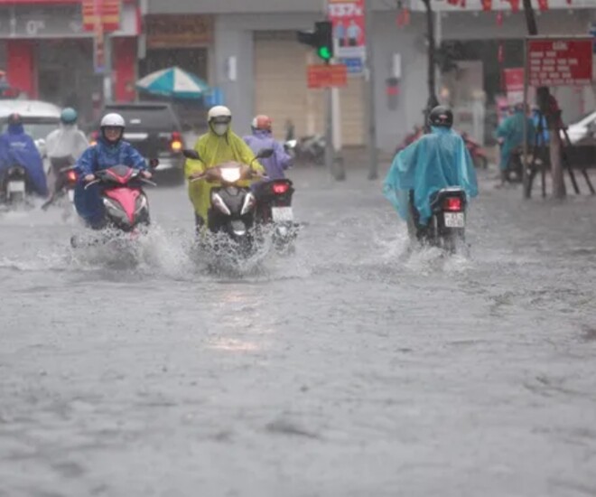Dự báo hoàn lưu áp thấp nhiệt đới sẽ gây mưa dữ dội cho khu vực từ Huế đến Quảng Ngãi.