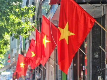 Vì sao dịp 30-4 và 1-5 nhiều nơi nghỉ lễ 5 ngày liên tiếp, có nơi chỉ nghỉ 2 ngày?