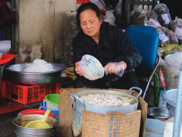 4 địa chỉ ăn bún mọc ngon nhất Hà Nội, chủ quán nặn tới đâu bán tới đó, khách ăn bao nhiêu tính tiền bấy nhiêu