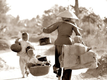 Mẹ dẫn chị bỏ đi không từ biệt, hai em đội mưa tìm kiếm, 44 năm sau mới giải đáp hết nỗi trăn trở trong lòng