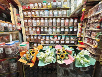 Đặc sản Hà Nội mùa nào cũng có, nguyên liệu bình dân tạo nên món quà thượng hạng, có quán giữ công thức 30 năm trọn vị
