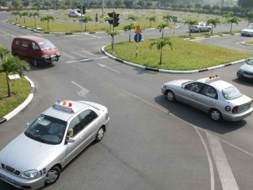 Câu hỏi tình huống trong đề sát hạch GPLX mới: Không tỉnh táo dễ mất điểm