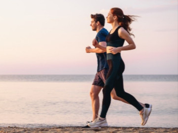 Chạy bộ buổi sáng có tốt hơn chạy buổi tối?