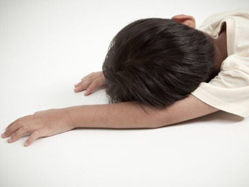 Bé 2,5 tuổi phát hiện bị đột quỵ từ dấu hiệu nhiều trẻ em Việt mắc phải