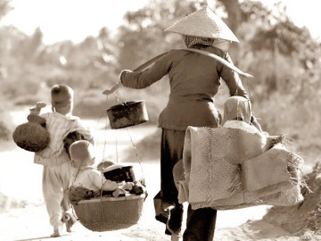 Mẹ nghèo cho con đi giữ trẻ rồi thất lạc, 51 năm sau, đứa bé 10 tuổi ngày ấy tìm về trong ngỡ ngàng