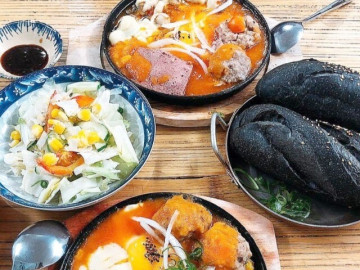 Lifestyle - 5 tiệm bánh mì chảo siêu đông ở Sài Gòn, giữ chân khách nhờ công thức bí truyền, ai tới cũng phải xếp hàng dài mới mua được