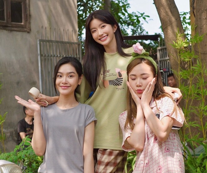 Cù Thị Trà, Ngọc Huyền và Mai Huê là 3 mỹ nhân gen Z nổi bật nhất sóng giờ vàng hiện nay.