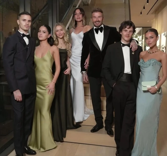 Cậu cả Brooklyn và vợ không có mặt tại tiệc sinh nhật sớm của bố.