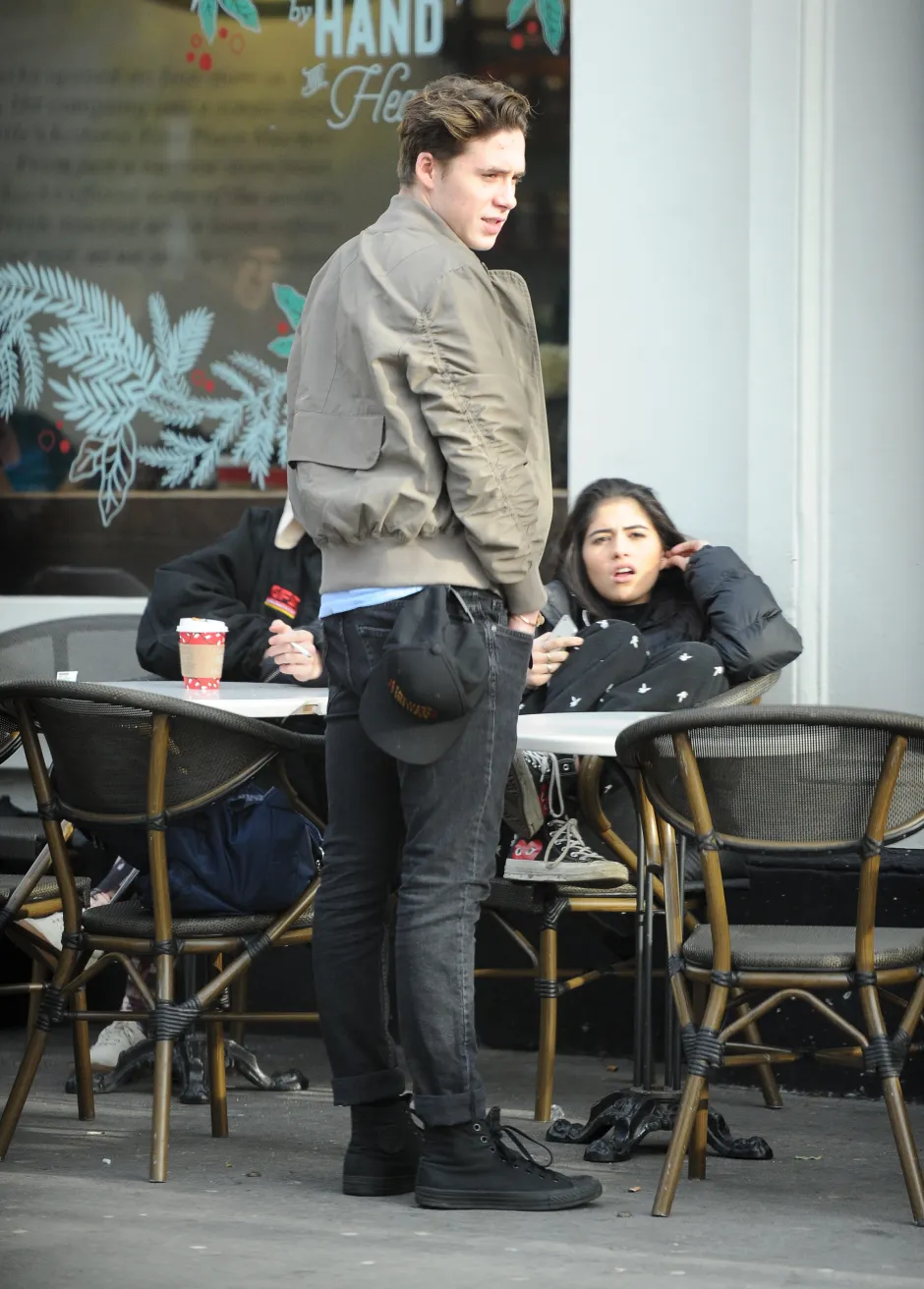 Cô gái amp;#34;mập mờamp;#34; tình cảm với Brooklyn 9 năm trước giờ lại hẹn hò Romeo, phản ứng của nhà Beckham mới đáng bàn - 5