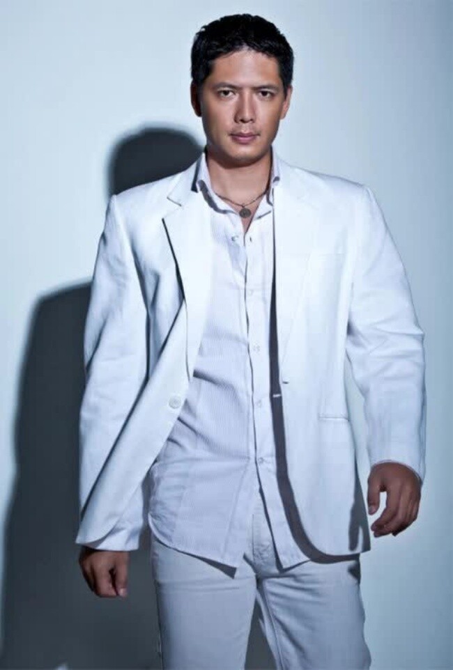 Từ người mẫu lấn sân diễn xuất, Bình Minh liên tục gặt hái được nhiều thành công.