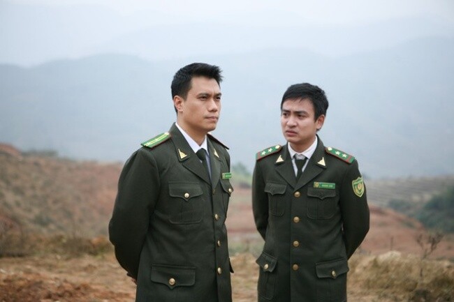 Tạo hình của Việt Anh trong phim Khi Đàn Chim Trở Về nhận được nhiều lời khen.