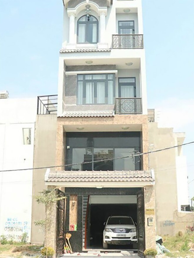 Căn nhà khang trang rộng rãi có diện tích 100m2.