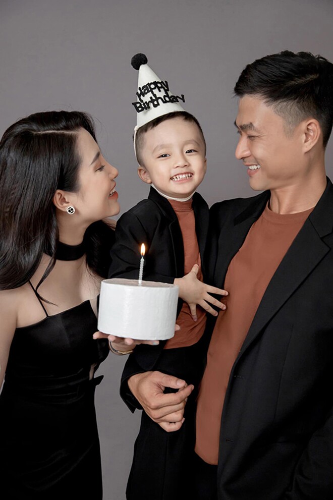 Gia đình hạnh phúc của Duy Hưng.