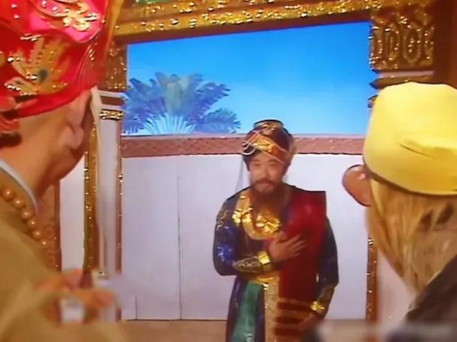 Trong tập Thu phục Thỏ Ngọc, Diệp Dĩ Manh trở thành vị quan đón tiếp sứ giả nước Đại Đường là 4 thầy trò Đường Tăng.