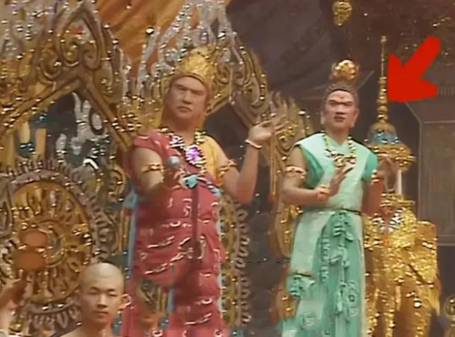 Trong tập 25, thầy trò Đường Tăng đến cực lạc Tây Thiên, Diệp Dĩ Manh đóng vai Phổ Hiền Bồ Tát (mặc đồ màu xanh).