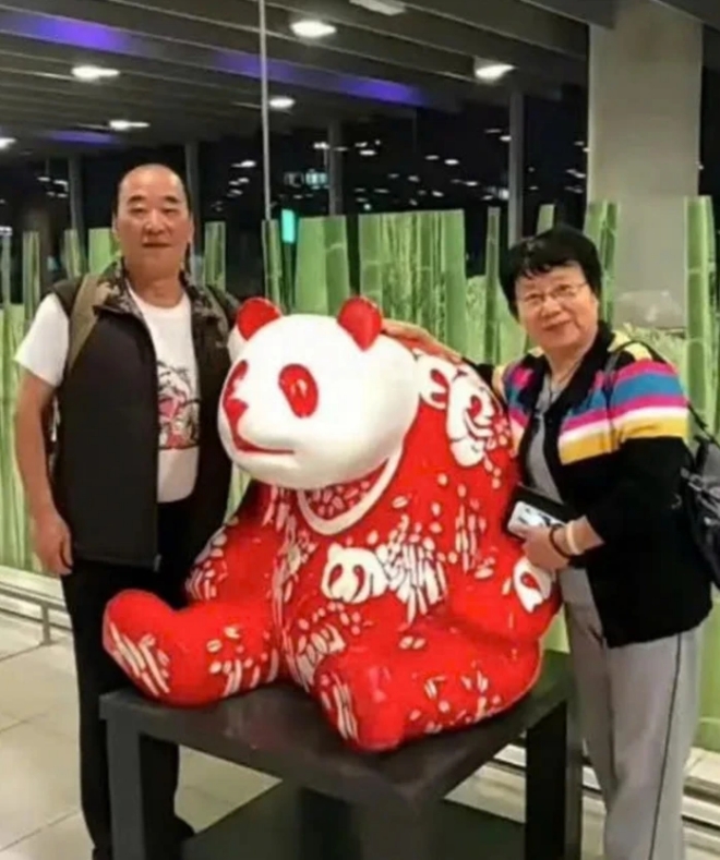 Ông hiếm khi chia sẻ về gia đình và các con với báo chí.