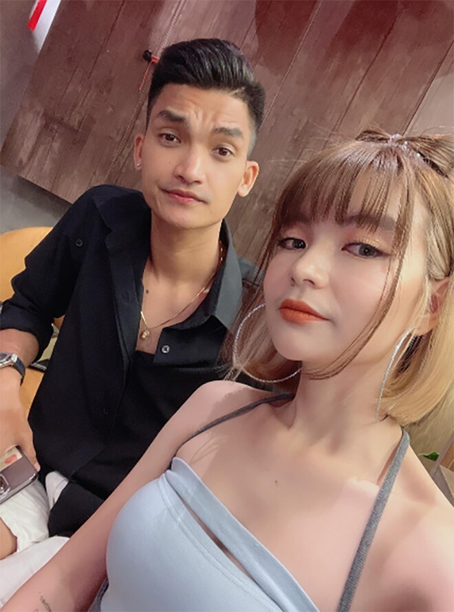 Bà xã Thảo Vy hơn Mạc Văn Khoa 3 tuổi.