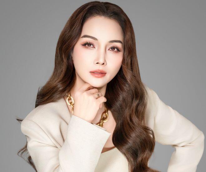 Mai Thu Huyền tích cực hoạt động ở cả mảng phim điện ảnh và phim truyền hình.