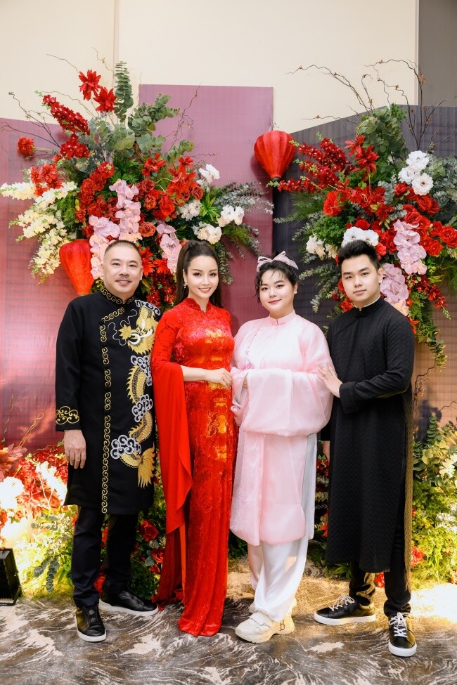 Gia đình nhỏ của Mai Thu Huyền.