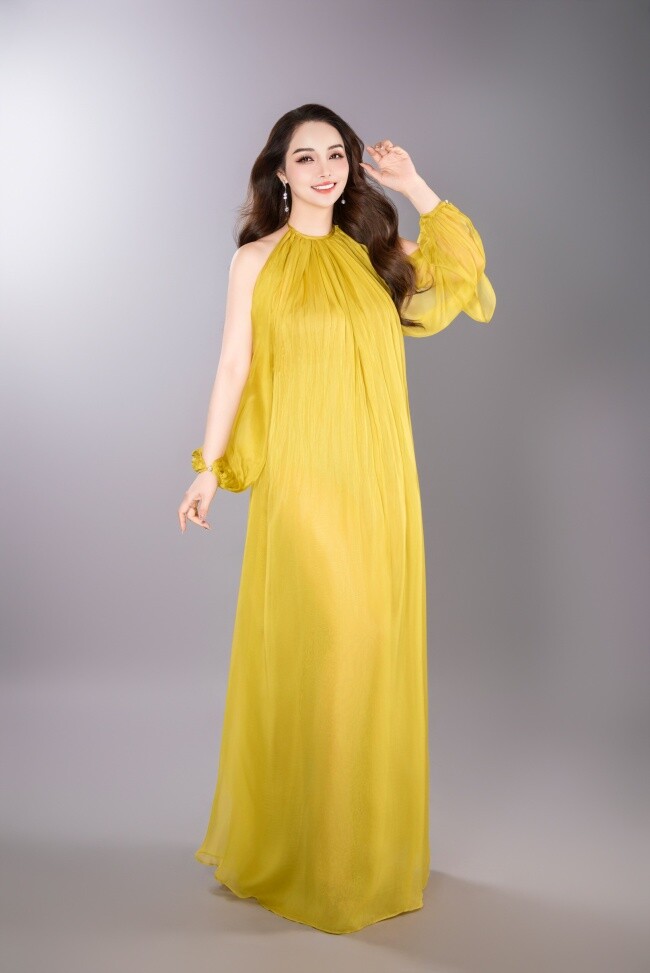 Mai Thu Huyền chia sẻ dù được ông xã hậu thuẫn nhưng cô không bao giờ dùng tiền của chồng để làm phim.