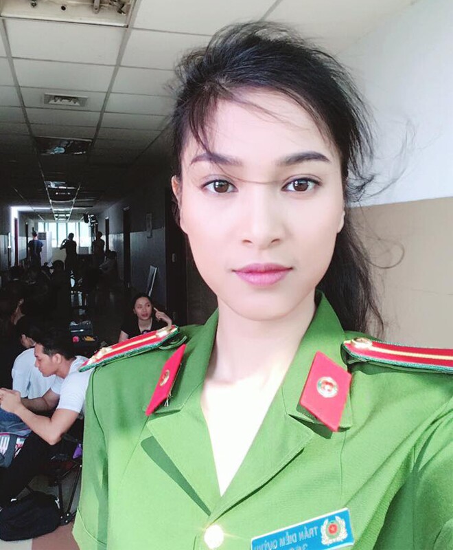 Vai cảnh sát trong phim truyền hình Hồ Sơ Lửa: Tử Thi Lên Tiếng năm 2017 khiến nữ diễn viên được nhiều khán giả gọi với biệt danh “đả nữ mới của màn ảnh Việt”. Nhung Kate cũng chọn hướng đi theo cách xây dựng hình ảnh mạnh mẽ, nổi bật của phim hành động.