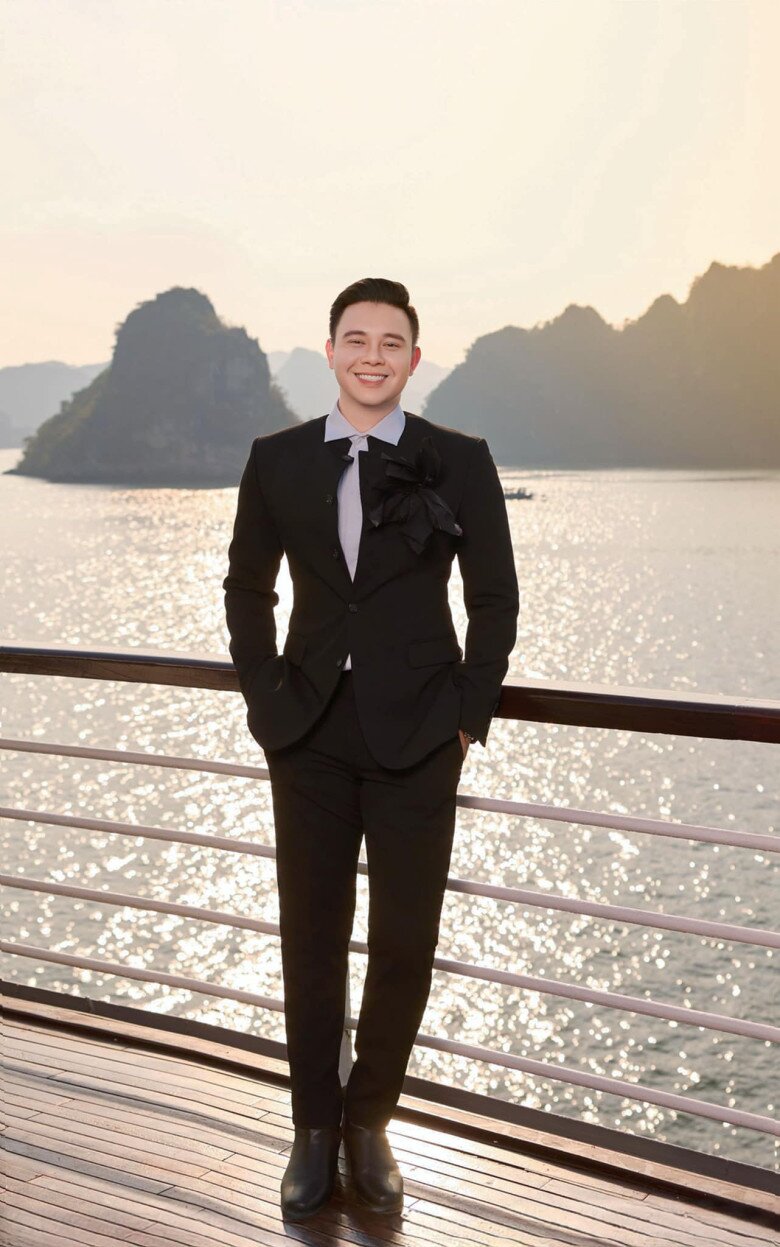 Nam ca sĩ từng gánh số nợ hàng tỷ đồng cho mẹ.