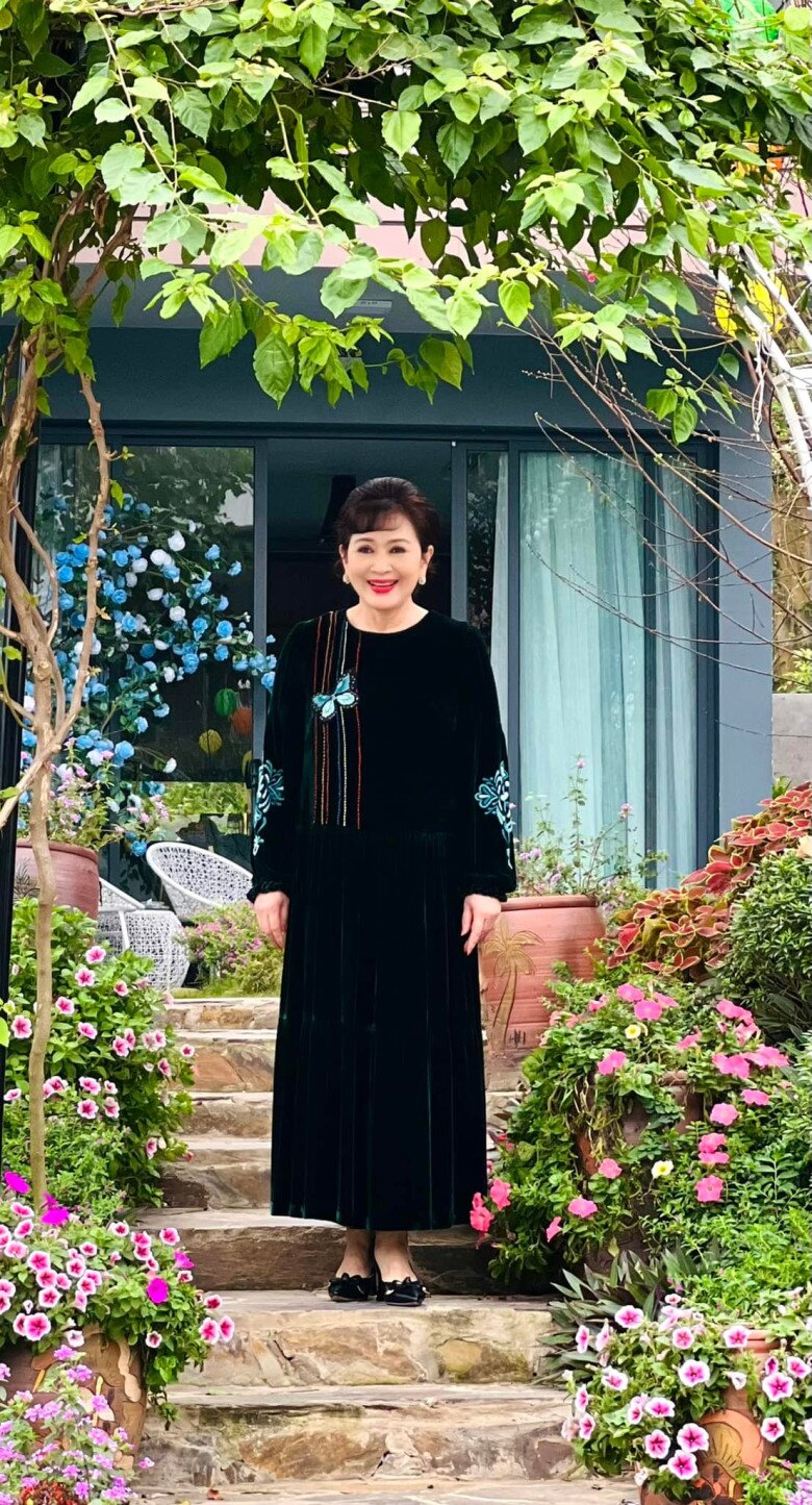 NSND Minh Hòa là tên tuổi gạo cội của làng giải trí Việt.