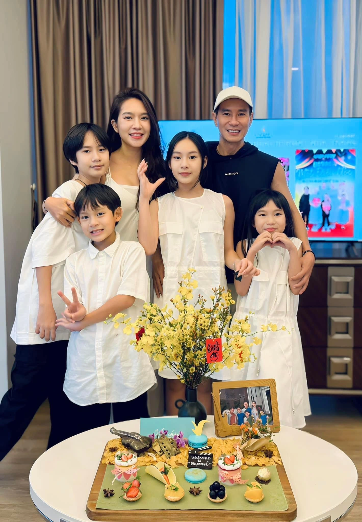 Gia đình đông con của Lý Hải và Minh Hà.